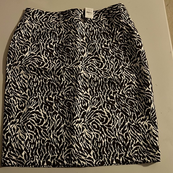 Loft size 10 NWT pencil skirt. Dark brown and cream print - Picture 1 of 3
